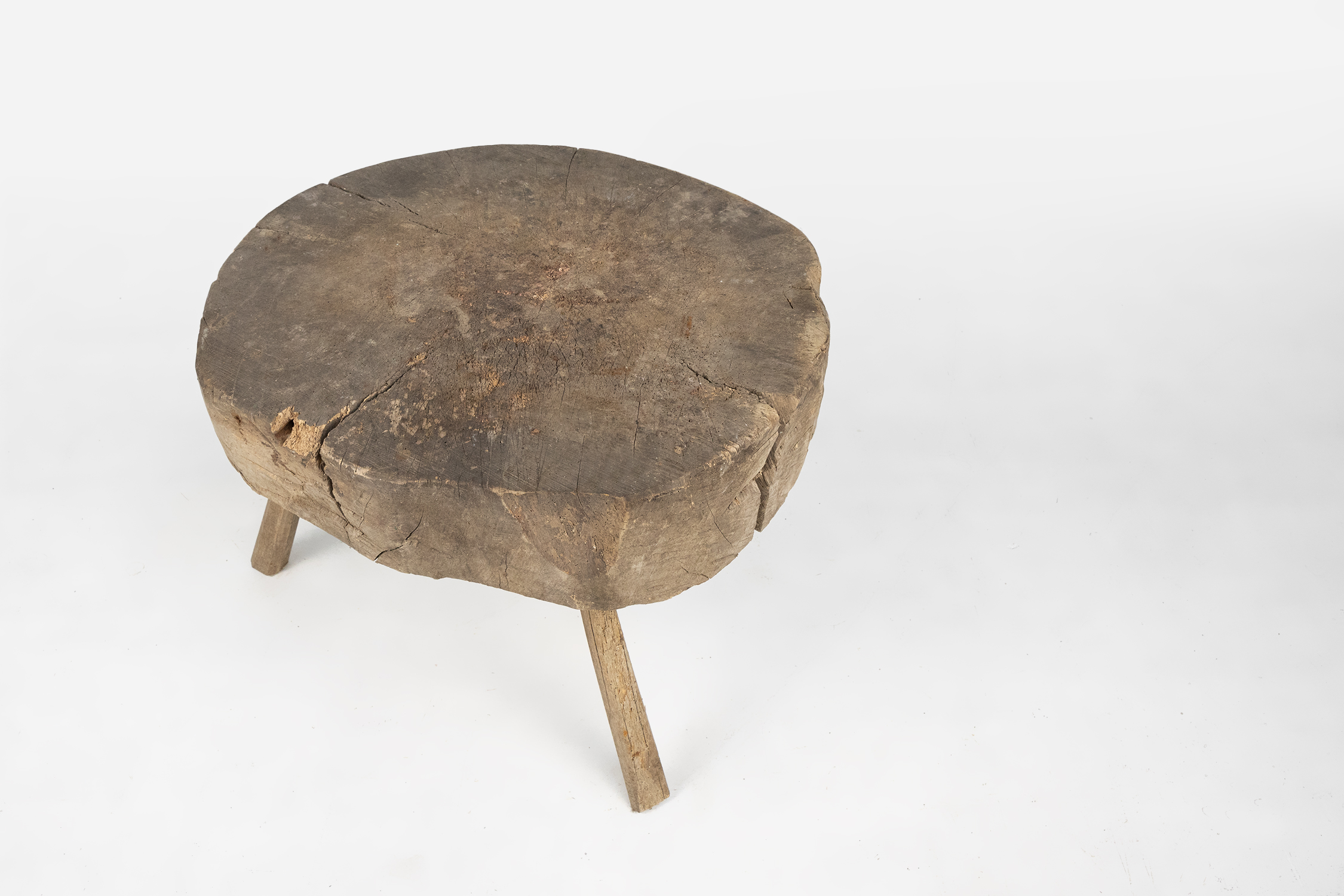 Tree trunk chopping block in wabi wabi style, France ca. 1850thumbnail